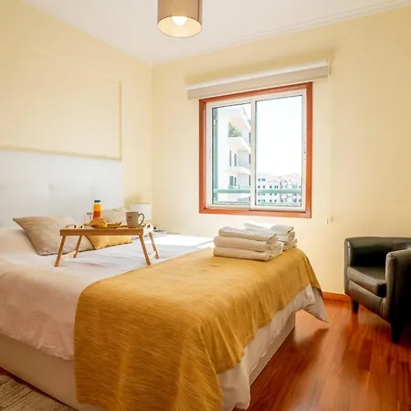 Forum Madeira Ajuda Apartment *
