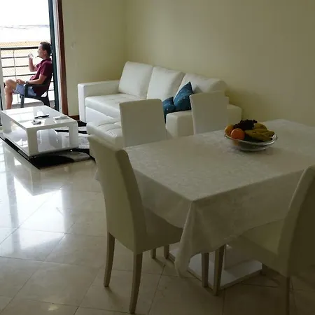 Forum Madeira Ajuda Apartment
